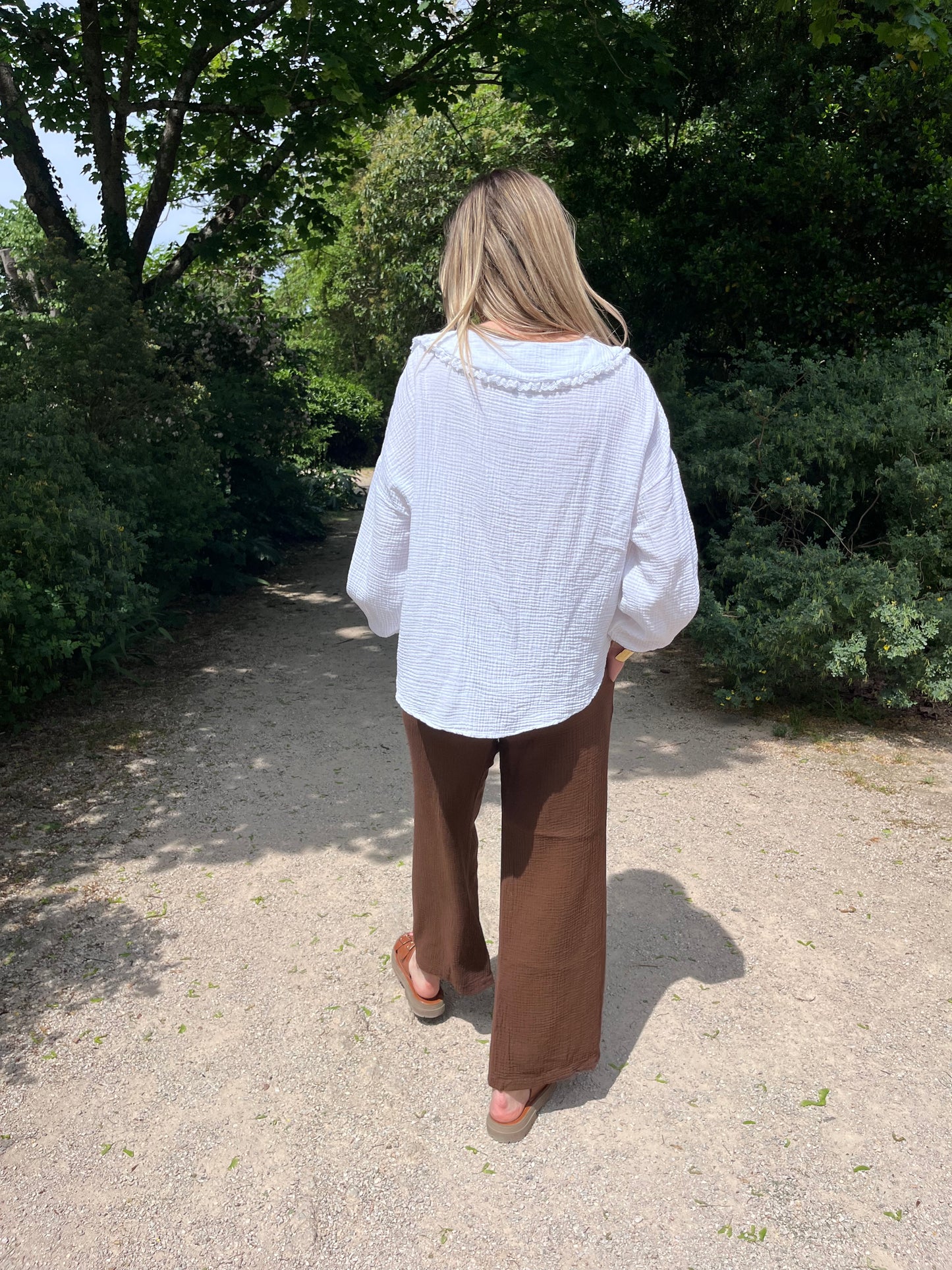Pantalon de couleur marron pour femme hyper agréable pour le printemps et l’été