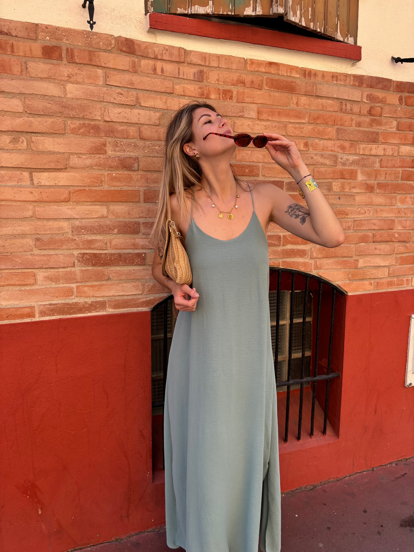 robe femme tendance de couleur celadon a bretelles tres agreable a porter