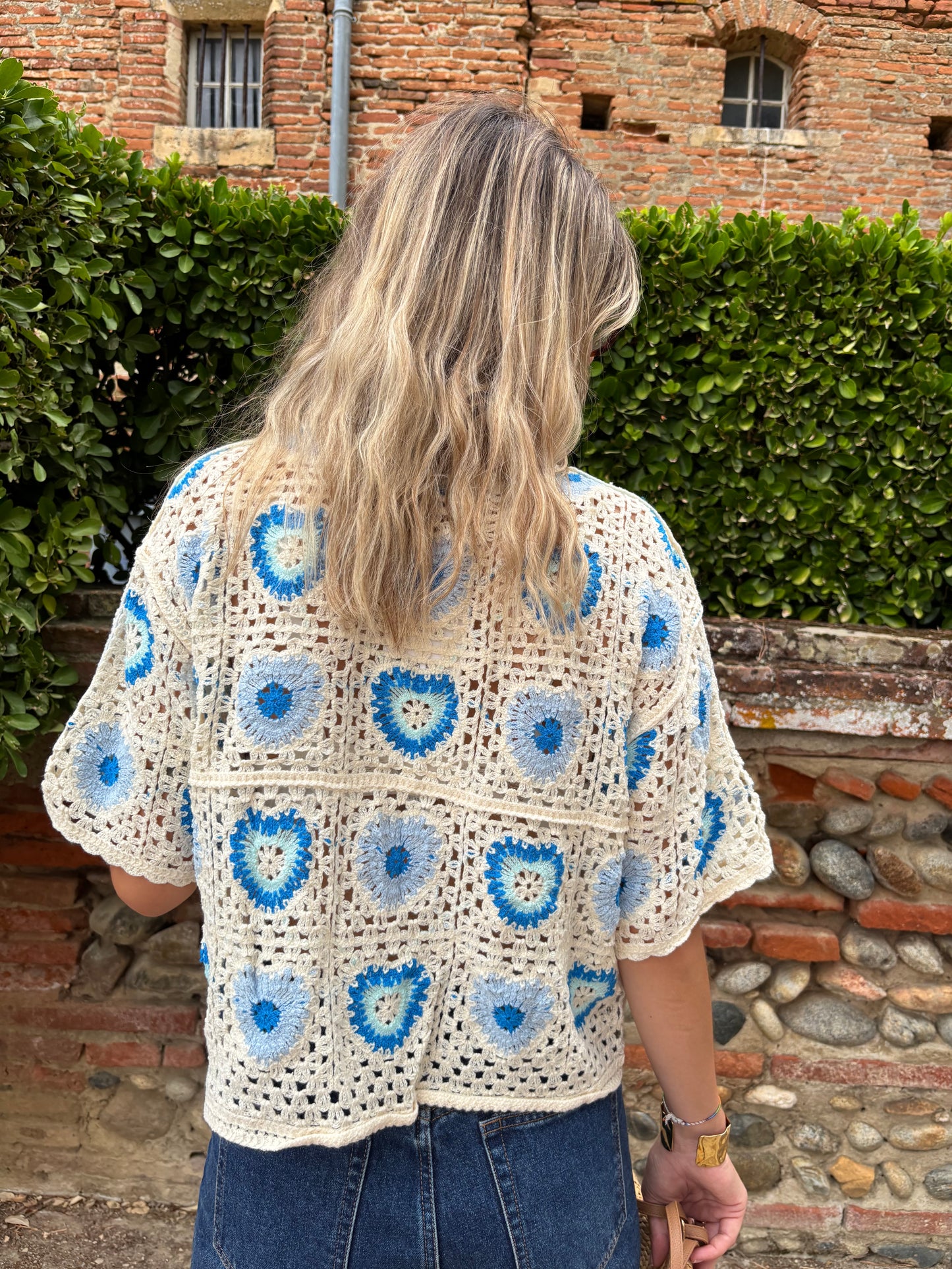t-shirt pour femme en crochet avec motifs bleu a coeur 