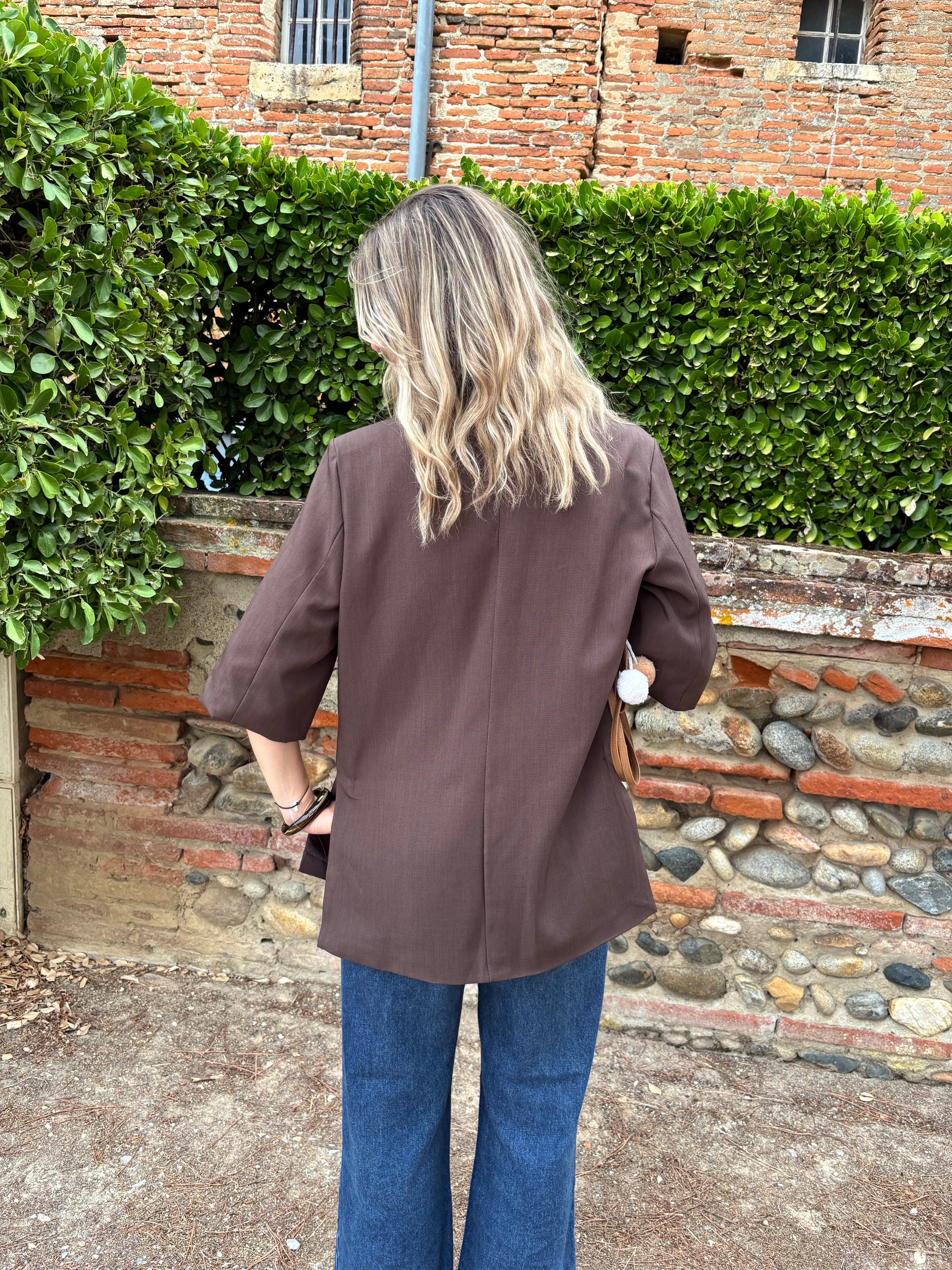 veste marron elangante femme de couleur marron manche 3/4